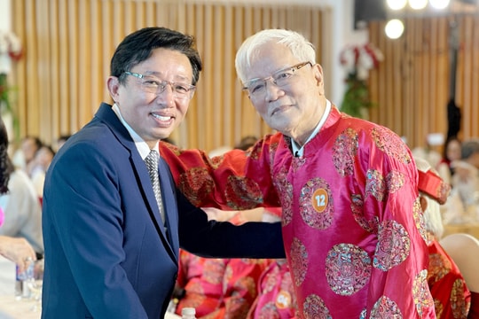Thắp ngọn lửa đồng hương trong thế hệ trẻ