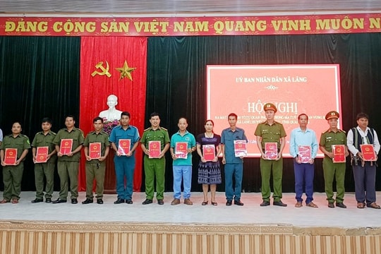 Hai xã ở Tây Giang ra mắt mô hình “Lá chắn vùng biên”