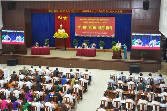 Khai mạc Kỳ họp thứ 24, HĐND tỉnh Quảng Nam (khóa X): Đánh giá tình hình kinh tế - xã hội, bổ sung nhiệm vụ, giải pháp trọng tâm 6 tháng cuối năm
