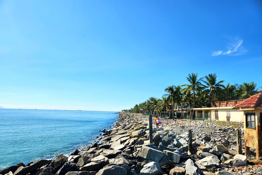 Khởi động dự án xây kè, nuôi bãi bảo vệ bờ biển Hội An