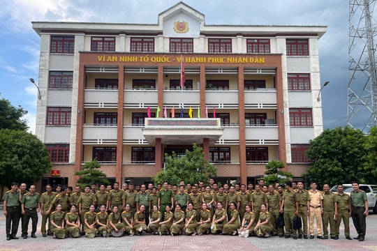 Hơn 50 cán bộ Công an tỉnh Sê Kông giao lưu chia sẻ kinh nghiệm công tác với Công an Điện Bàn