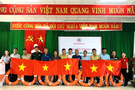 Truyền thông kiến thức pháp luật trên biển cho ngư dân Núi Thành