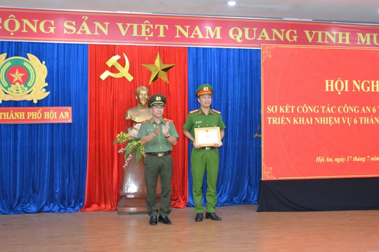 Công an Phường Cẩm Phô được công nhận kiểu mẫu về an ninh trật tự và văn minh đô thị