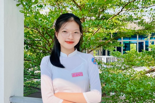 Chân dung hai nữ thủ khoa ở Trường THPT Hồ Nghinh