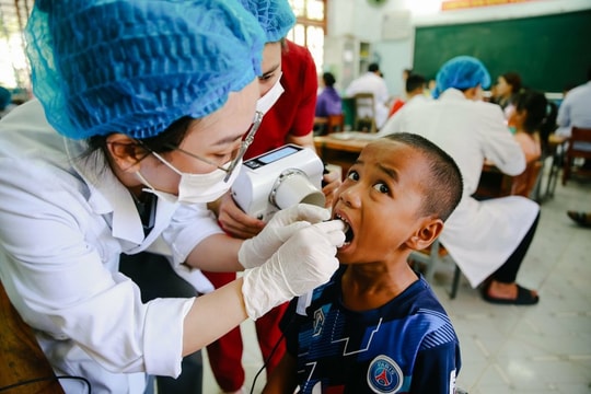 ‏Khám chữa răng miễn phí cho người dân vùng cao Quảng Nam‏