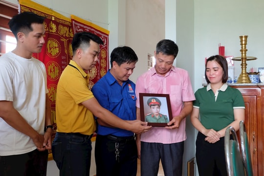 Tuổi trẻ Điện Ngọc lan tỏa nghĩa cử tri ân qua từng di ảnh liệt sĩ