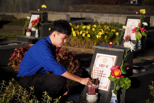 Tuổi trẻ Quảng Nam thắp nến tri ân anh hùng liệt sĩ