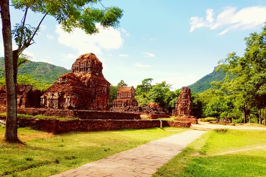 Di sản Champa bên bờ Nam sông Thu Bồn