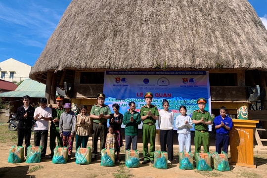 Tuổi trẻ Tây Giang triển khai nhiều hoạt động giúp người dân biên giới