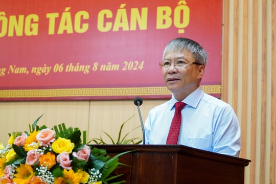 Đồng chí Nguyễn Đức Dũng phát biểu nhận nhiệm vụ Phó Bí thư Thường trực Tỉnh ủy nhiệm kỳ 2020 - 2025