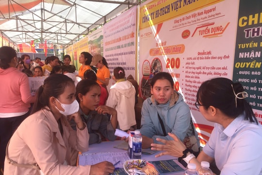 16 doanh nghiệp tham gia tuyển dụng lao động tại Đông Giang