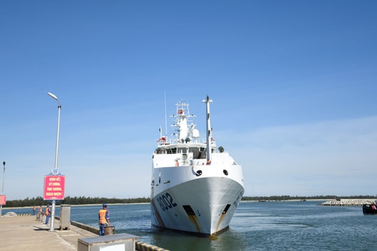 Tàu CSB 8002 cập cảng Kỳ Hà, kết thúc tốt đẹp chuyến thăm và giao lưu tại Philippines