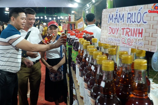 Lan tỏa giá trị sản phẩm OCOP trong hoạt động kỷ niệm 420 năm danh xưng Duy Xuyên