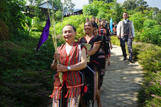 Đồng bào Xơ Đăng tổ chức lễ ăn mừng lúa mới