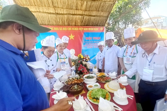 Thị trấn Ái Nghĩa bế mạc Đại hội TDTT và hội trại toàn dân