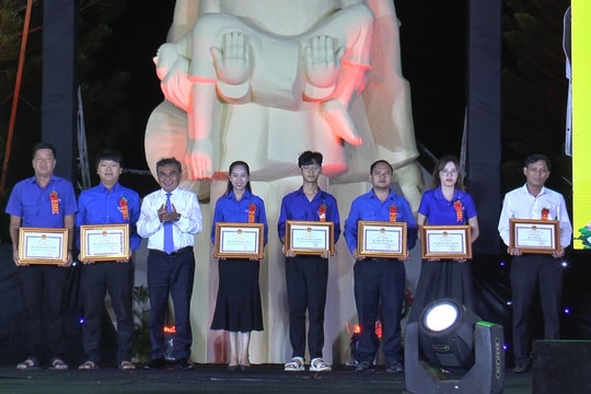 Trao giải cuộc thi trực tuyến tìm hiểu lịch sử 70 năm Cuộc đấu tranh Hà Lam – Chợ Được