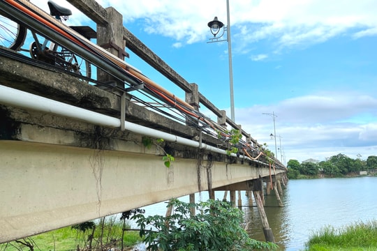 Bảo trì, sửa chữa cầu cũ, nhìn từ Câu Lâu và Sông Vầu