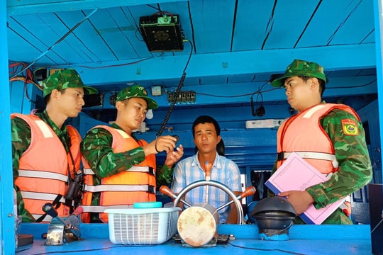 Tăng cường tuyên truyền chống khai thác IUU cho ngư dân Núi Thành