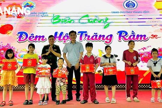 Mang Tết Trung thu đến với trẻ em khu vực biên giới biển