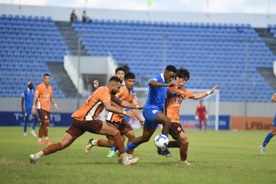 Quảng Nam thảm bại trận ra quân, HLV Văn Sỹ Sơn thốt lên “lời cay đắng”