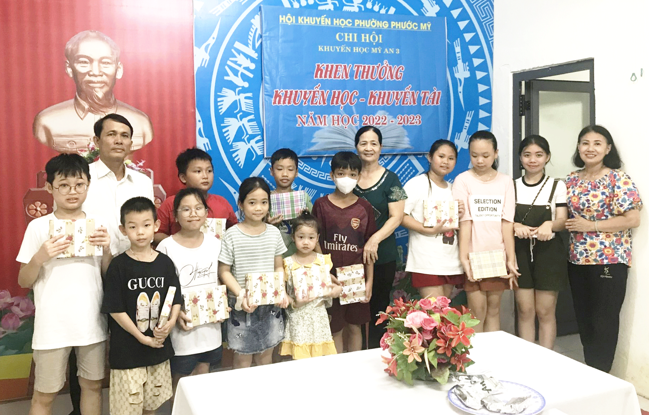 Người cán bộ Mặt trận vì dân