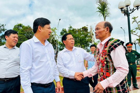 Tiên phong, từ gương người uy tín