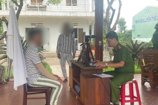 Công an Quảng Nam thu nhận hồ sơ cấp căn cước cho phạm nhân được đề nghị đặc xá