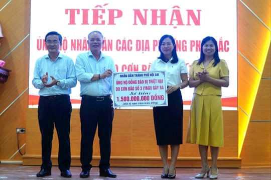 TP.Hội An trao ủng hộ 1,5 tỷ đồng hỗ trợ khắc phục hậu quả bão số 3