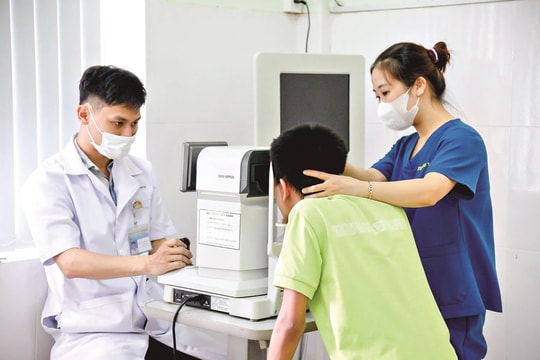 Cân bằng bảo hiểm và dịch vụ y tế