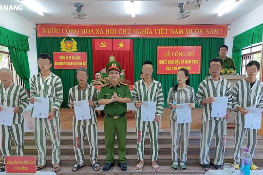 Công bố quyết định đặc xá cho 19 phạm nhân đang chấp hành án phạt tù