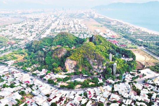 Ngọn núi chứa... ký ức thế giới