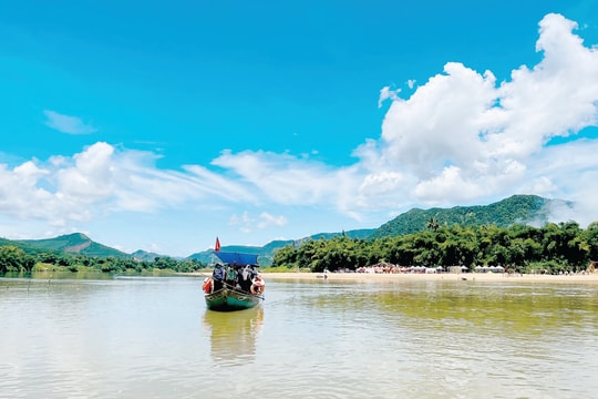 Quanh ngọn Ấn sơn