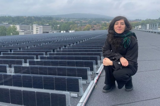 Giải pháp mới từ pin mặt trời thẳng đứng