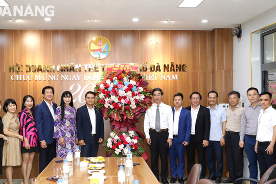 Phó Chủ tịch UBND thành phố Trần Chí Cường thăm, chúc mừng ngày Doanh nhân Việt Nam 13-10