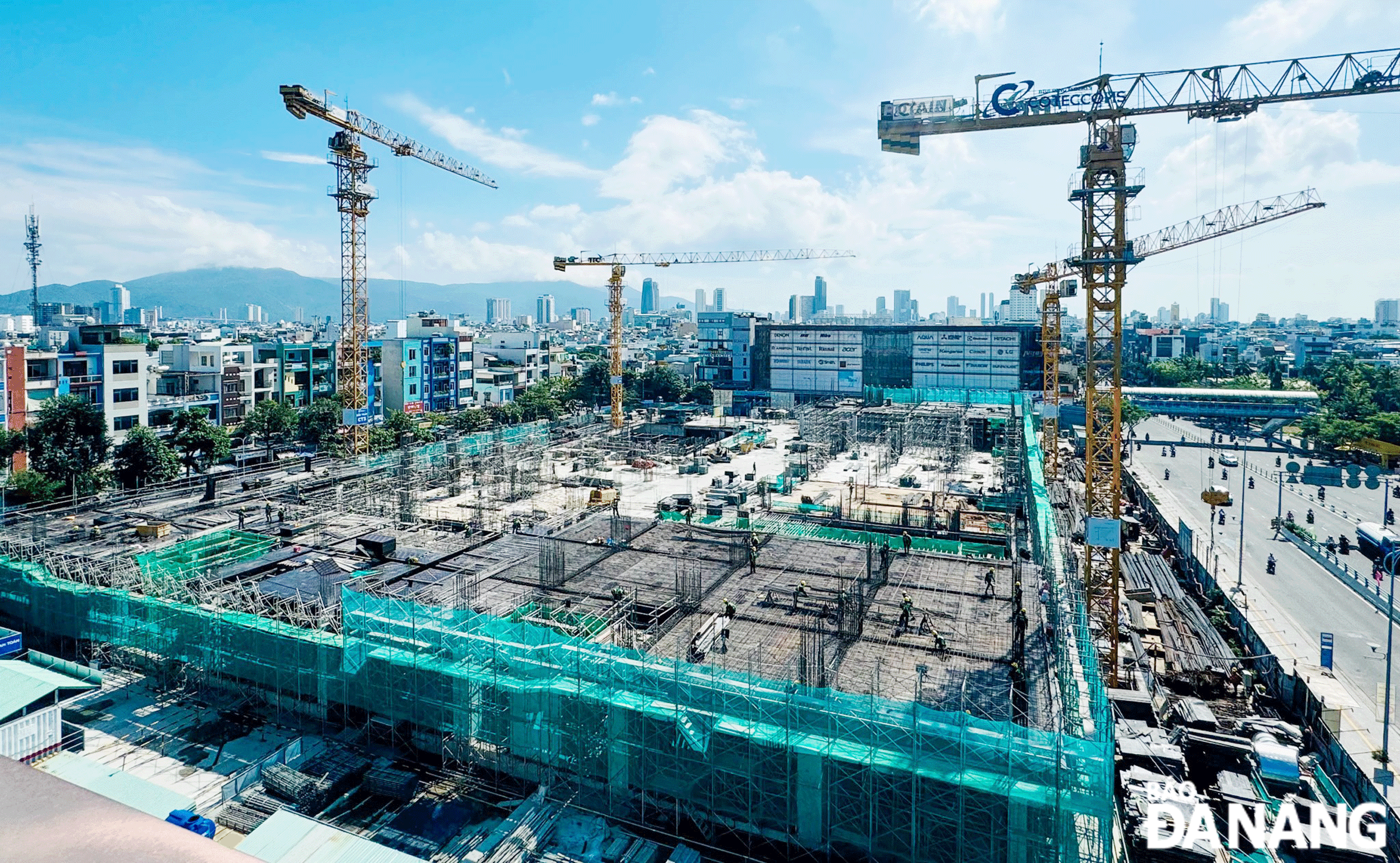 Thị trường bất động sản tăng trưởng tích cực, hoạt động xây dựng khởi sắc