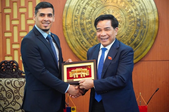 Chủ tịch UBND tỉnh Lê Văn Dũng tiếp Đại sứ đặc mệnh toàn quyền Venezuela tại Việt Nam