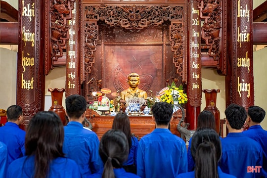 Anh hùng kiên trung bất khuất tuổi 17