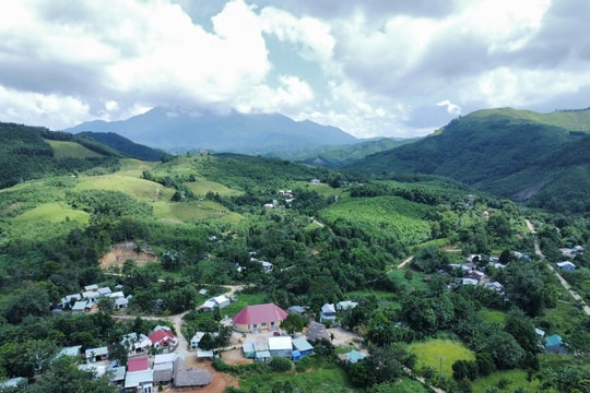 Bút Tưa, từ cơn gió thoảng