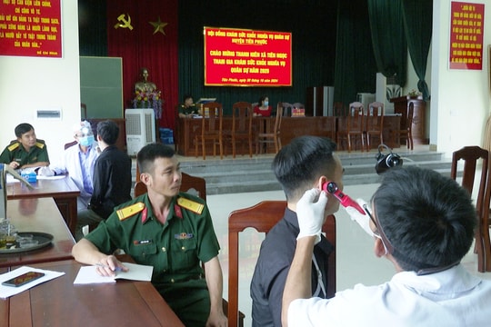 Gần 700 thanh niên Tiên Phước khám sức khỏe nghĩa vụ quân sự
