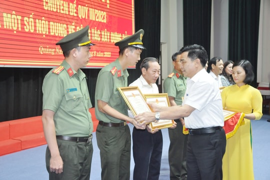 Bồi dưỡng nhận thức, tự giác hành động - Bài 1: Nhận diện và đấu tranh