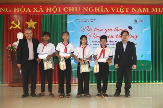 Công ty Tân Hiệp Phát trao 200 suất học bổng cho học sinh Quảng Nam