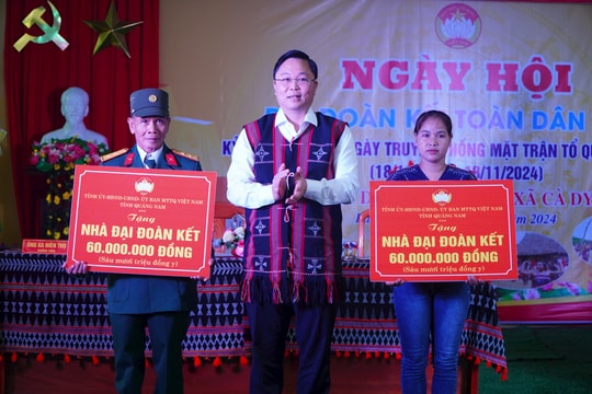 Pà Ong vui hội đoàn kết