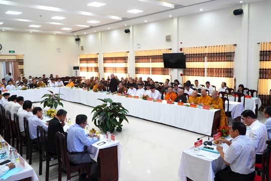 Gặp mặt chức sắc, chức việc Phật giáo và đạo Cao Đài: Chủ tịch Ủy ban MTTQ Việt Nam tỉnh Lê Trí Thanh đề nghị sớm tháo gỡ khó khăn, vướng mắc trong hoạt động tôn giáo