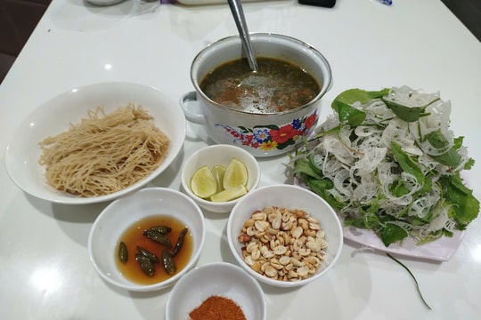Phở sắn ngày mưa
