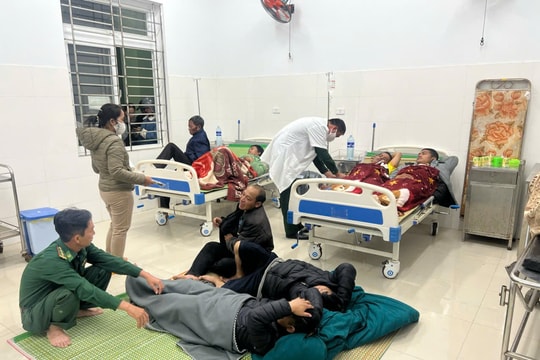 Kịp cứu 8 người ở Tây Giang bị ngộ độc sau khi ăn nấm