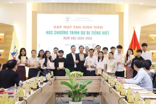 ‏Gặp mặt 98 lưu học sinh Lào tại Trường Đại học Sư phạm Đà Nẵng ‏