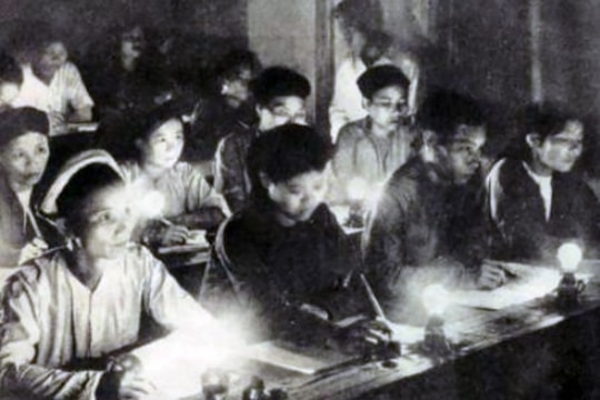 Từ “bình dân học vụ” đến “bình dân học vụ số”