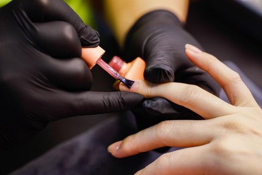 Có nên theo đuổi nghề nail? Mức lương của nghề nail hiện nay