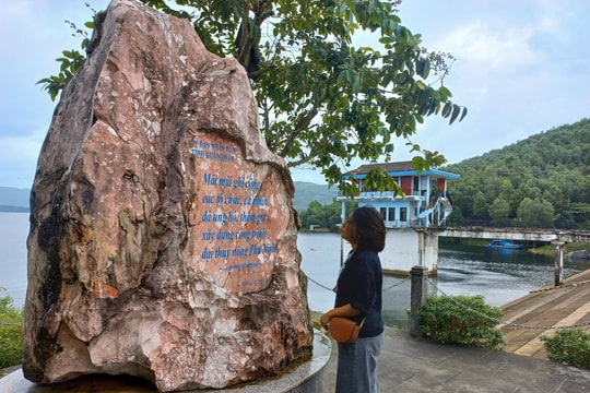 Mùa xuân hòa bình đầu tiên