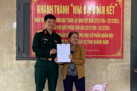 Nông Sơn: Bàn giao nhà đại đoàn kết cho hộ gia đình khó khăn